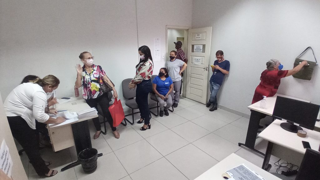 Um dos pontos de votação fica na sala do Serviço Social, no 2º piso do IPMB, onde votam servidores públicos do IPMB e do IASB (Instituto de Assistência à Saúde dos Servidores Públicos do Município de Belém), os aposentados e os pensionistas.