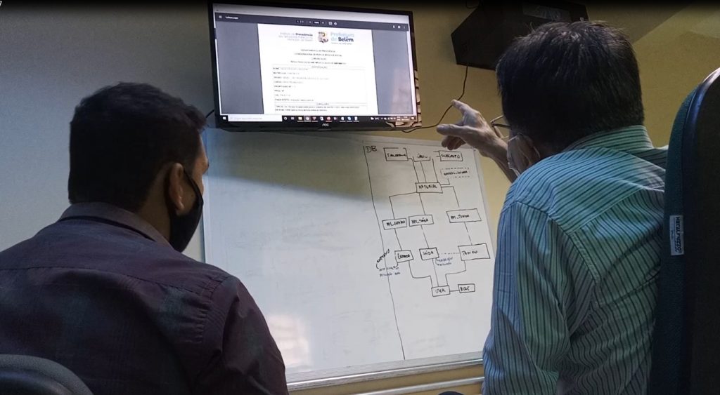 Treinamento para utilização de novo sistema digital.