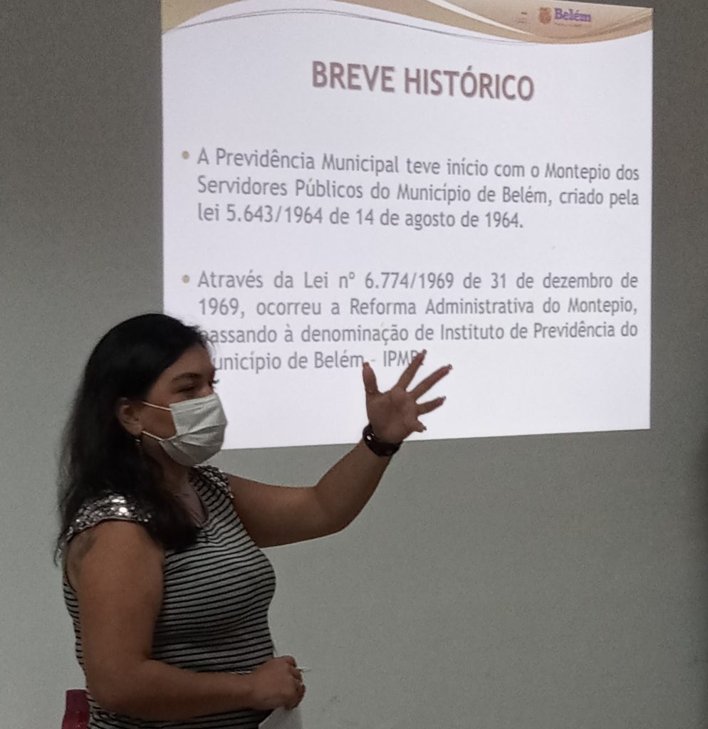 Silvia Salazar apresentou breve histórico da Previdência Municipal