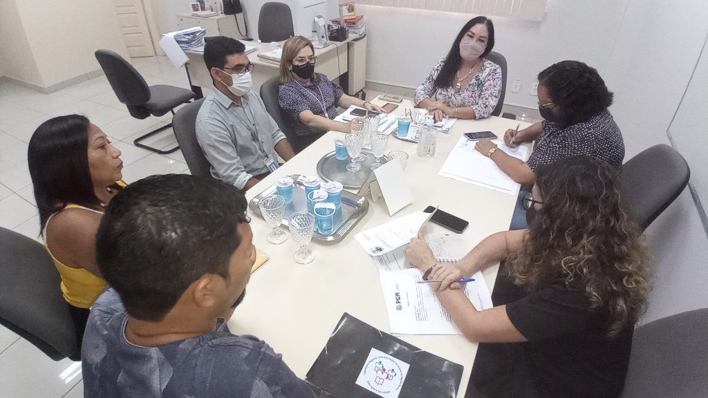 Reunião foi presidida por Edna D'Araújo.