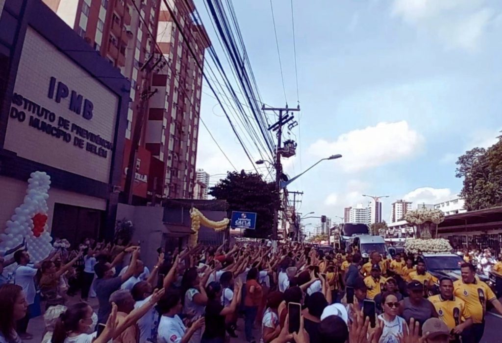 As homenagens ocorreram em frente à sede do IPMB, na Avenida Almirante Barroso.
