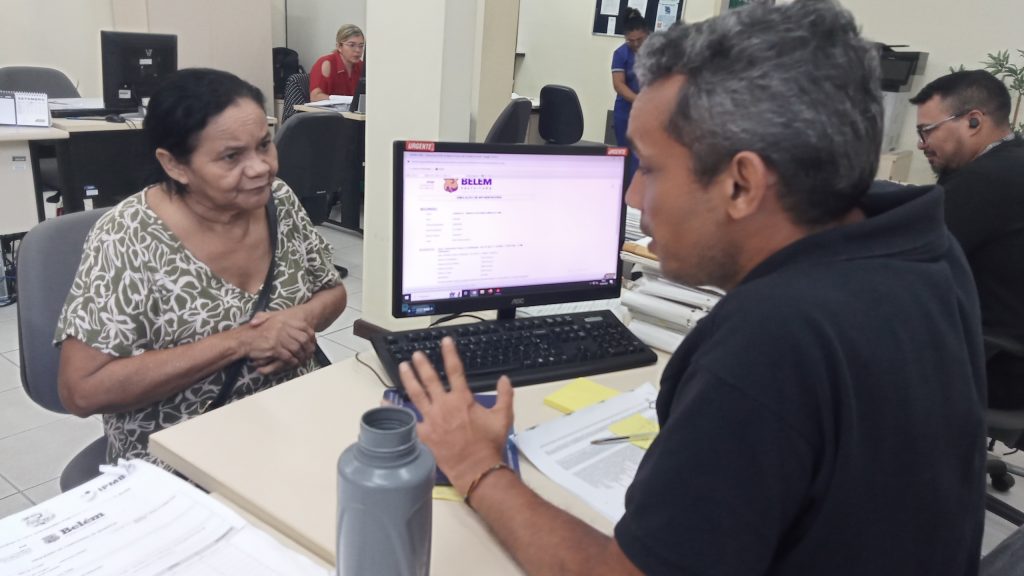 Professora Maria do Socorro solicitou a simulação de aposentadoria