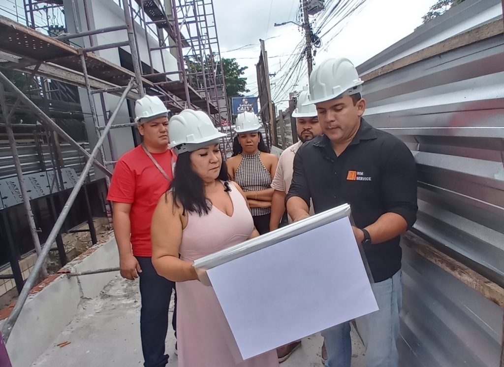 Presidente Edna D'Araújo vistoria obras.