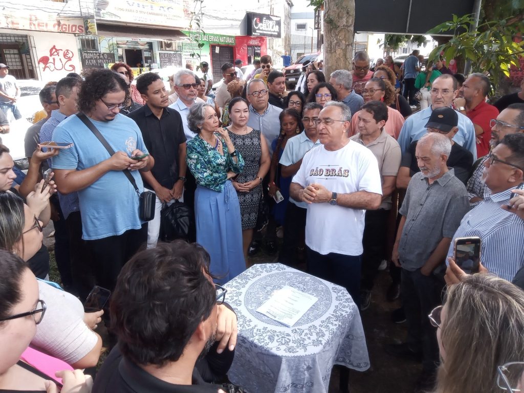 Prefeito Edmilson Rodrigues preside assinatura de ordem de serviço
