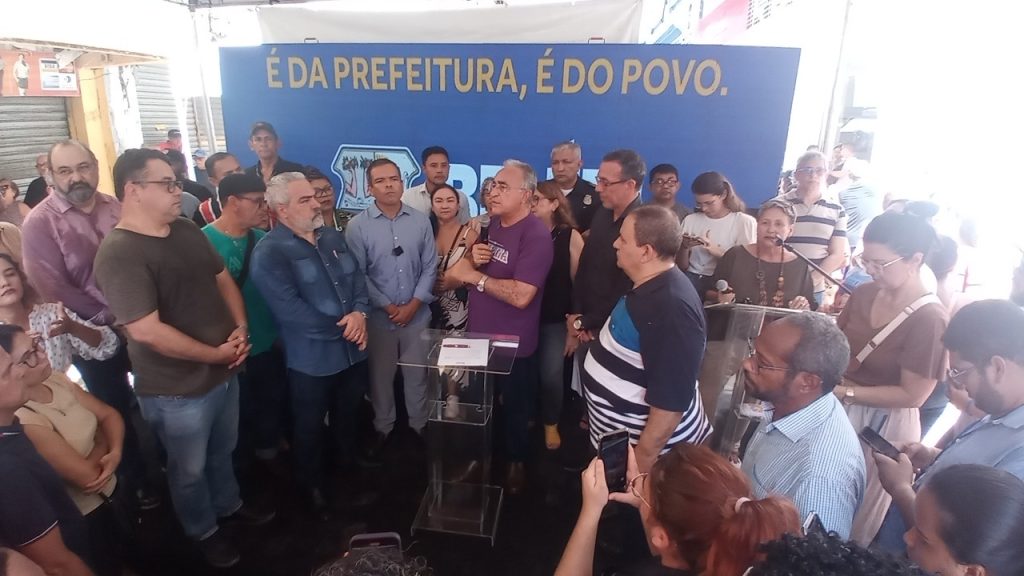 Prefeito Edmilson Rodrigues preside assinatura de ordem de serviço